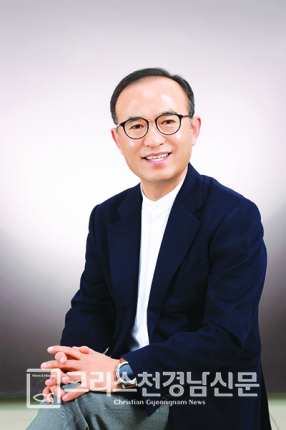 신지균 목사