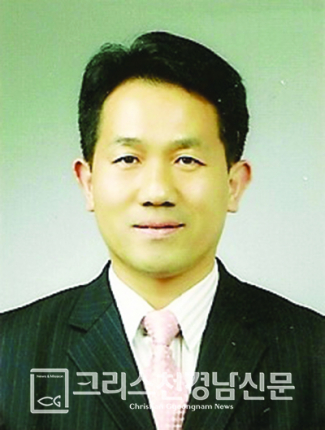 이성완 목사