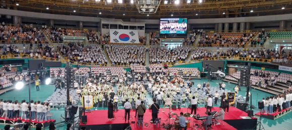 광복80주년 다음세대와 함께하는 8.15 특별성회가 8월 10일 오후 2시40분~5시까지 창원실내체육관에서 열렸다.