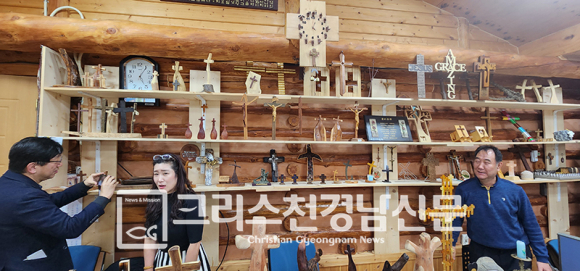 밀양농아인교회 전시장 모습.