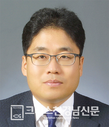 박성국 목사<br>한길교회 담임<br>총신대학교신학대학원졸업(M.Div)<br>에스라성경대학교대학원졸업(Th.M)