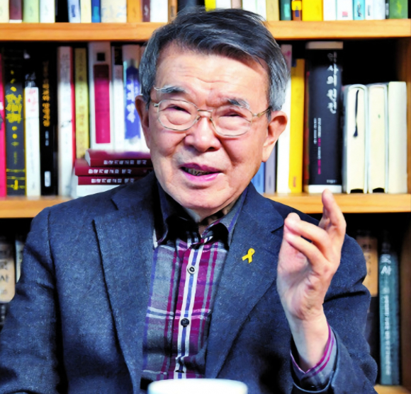 이만열 숙명여대 명예교수가 한국 대표적 역사학자, 교회사학자로 걸어온 여정을 말하고 있다.