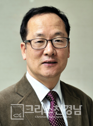 강성기 목사<br>(사)사랑샘공동체 대표