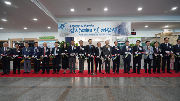 지난 6월 13일, 창원시 마산합포구 노산동에 위치한 문창교회에서 교회 125주년을 기념해 조성한 역사관 개관식이 있었다.