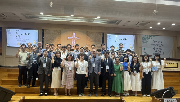 지난 21일 경남마산노회 교회학교연합회 제45회기 출범예배가 창원시 마산합포구 노산남1길에 위치한 제일문창교회에서 있었다.