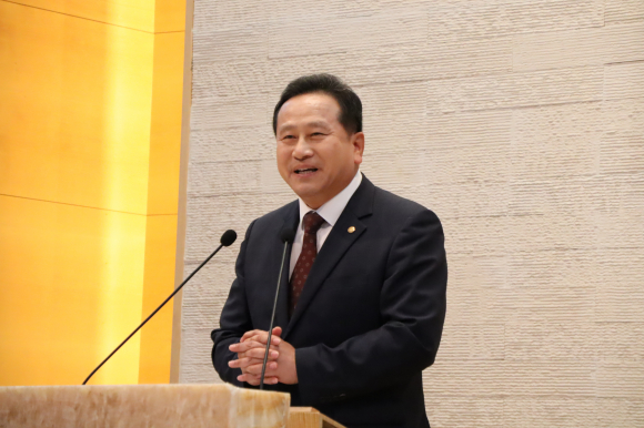 사회를 보고 있는 사무총장 김희종 목사