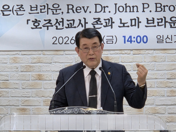 이종승 목사(경남성시화운동본부 이사장, 임마누엘교회)가 말씀을 전하고 있다.