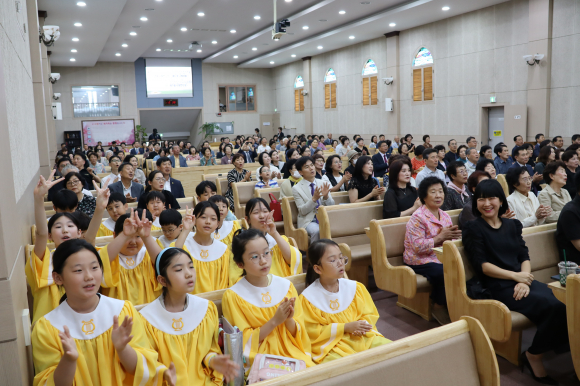 경남남마산노회 남전도회연합회가 지난 9월 13일 오후 2시 선교와 미래자립교회 후원을 위해 마련한 연합간증집회가 마산합포구에 위치한 마산중부교회(박봉석 목사)에서 열렸다.