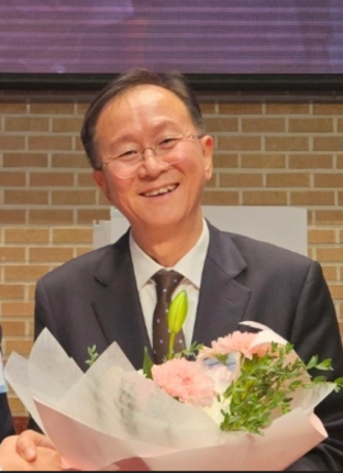 신진수 목사<br>(창원한빛교회)