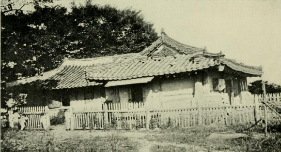 존 로스의 노력으로 조선 땅에는 선교사보다 먼저 조선말로 번역된 성경이 보급되었다. 사전은 선교 사상 최초로 선교사가 없이 자생으로 세워진 황해도 '소래교회'